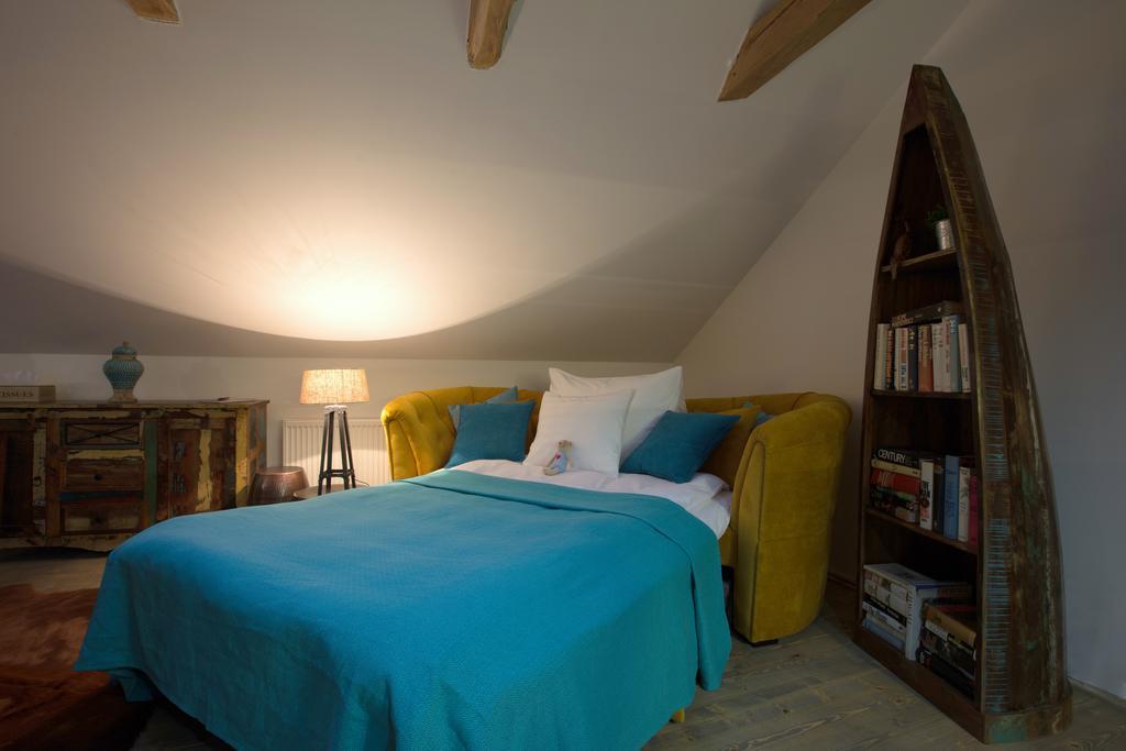 Bohemian Chic 2 Bedroom 2 Bathroom Loft With Hanging Chair Πράγα Εξωτερικό φωτογραφία